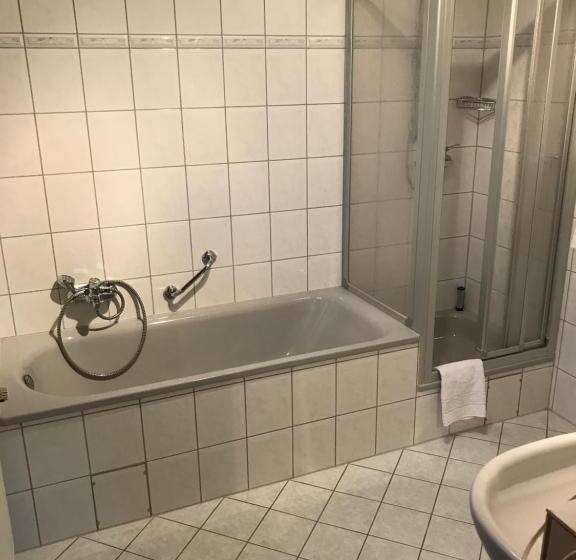 Номер Стандарт, Landhaus Wilhelmshöhe
