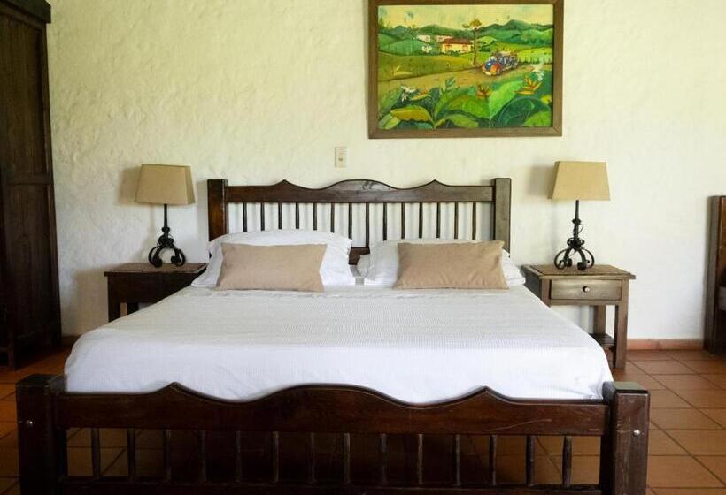 اتاق خانوادگی, Finca Hotel Santana