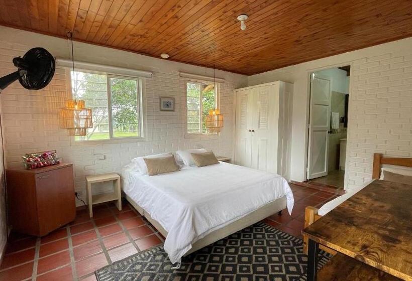 اتاق استاندارد سه نفره, Finca Hotel Santana