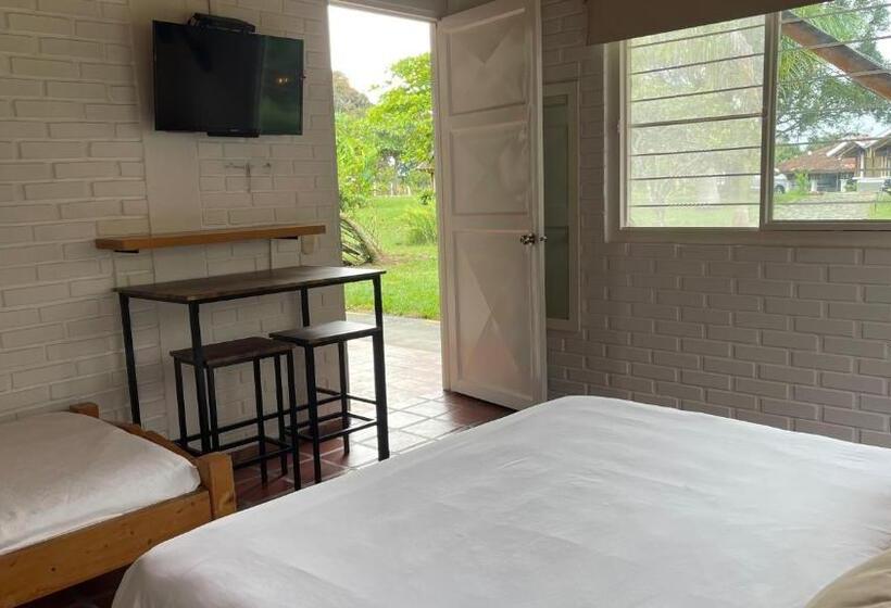 اتاق استاندارد سه نفره, Finca Hotel Santana