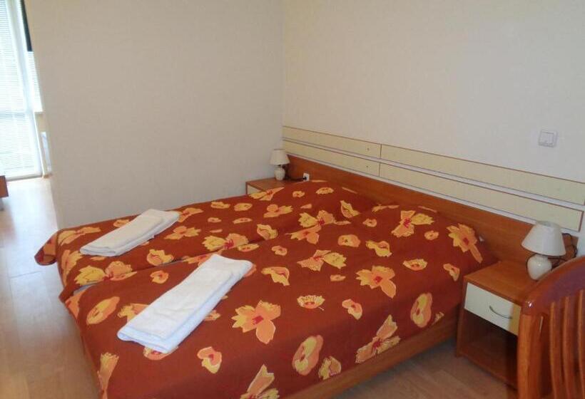 Студио Стандарт с Террасой, Eagle Rock Holiday Apartments