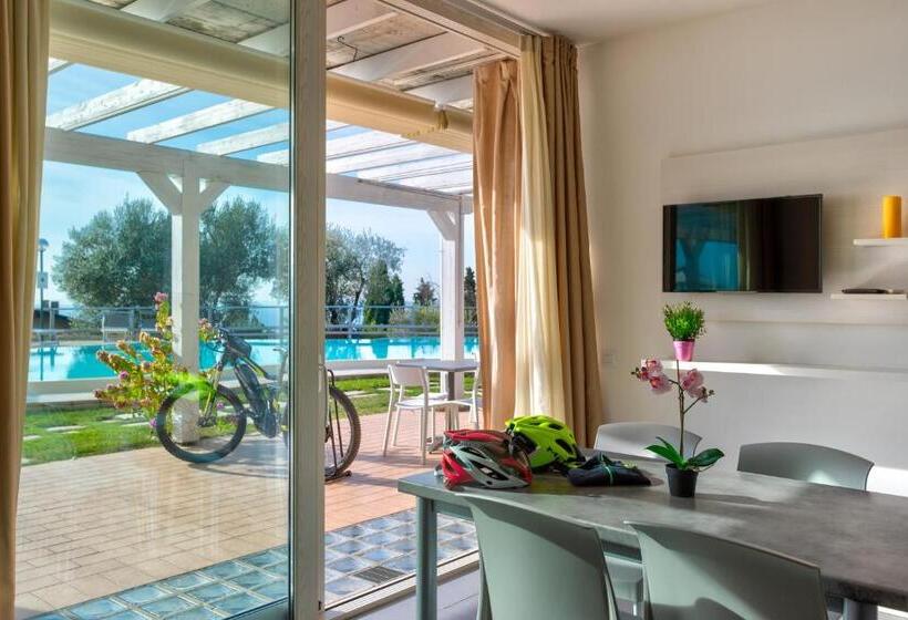 آپارتمان سوپریور 1 خوابه, La Chioma Di Berenice Garda Residence
