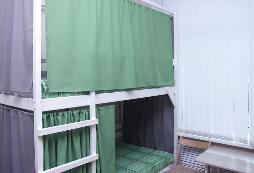 공동 객실, Adres Hostel