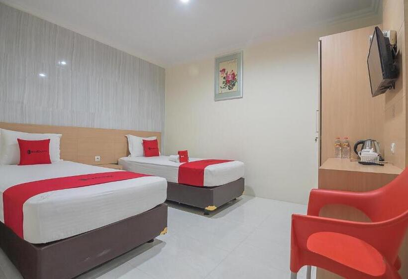 Номер Стандарт, Reddoorz Near Mt Haryono Semarang
