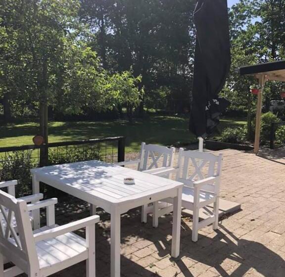 Четырехместный Номер Стандарт, Døstrup Landevejskro & Motel