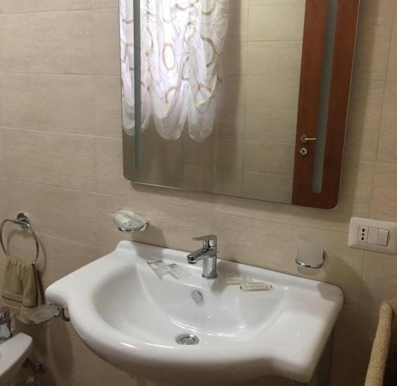 اتاق سوپریور, Beauty House