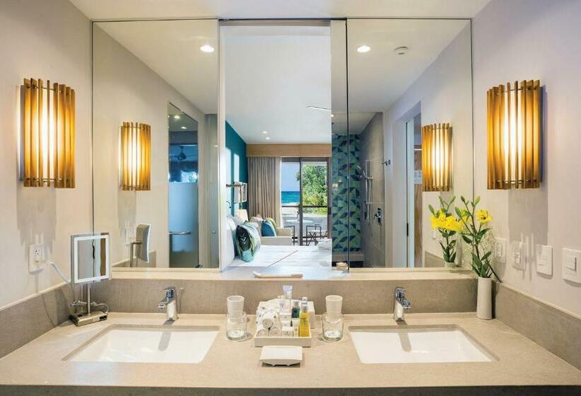 Junior Suite met Uitzicht op Zee aan de Zijkant, Dreams Natura Resort & Spa  All Inclusive