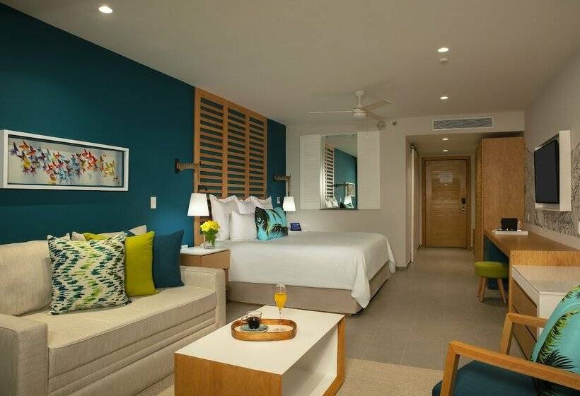 Club Junior Suite, Dreams Natura Resort & Spa  All Inclusive