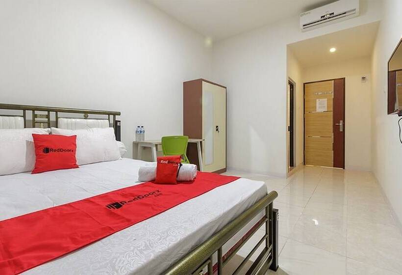 Номер Стандарт, Reddoorz Near Ap Pettarani 3