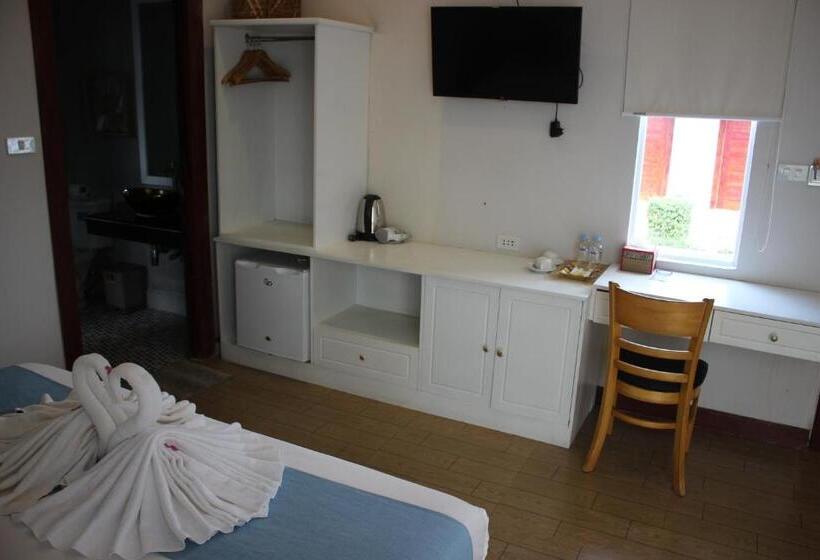 高级大房间, Scarlet Sails Resort