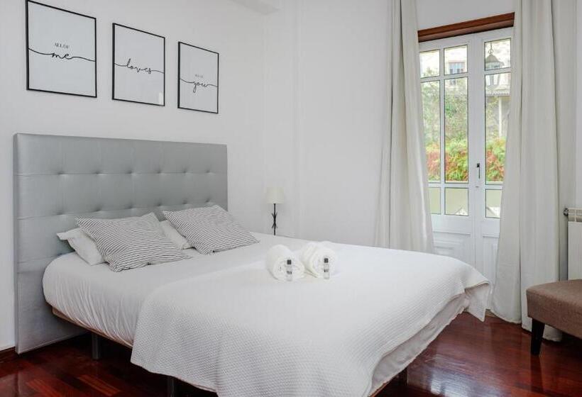 带阳台的豪华间, Classico Guesthouse