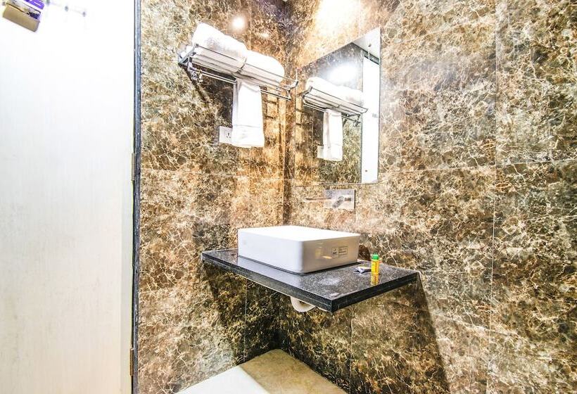 اتاق لوکس, Fabhotel Amrit Greens
