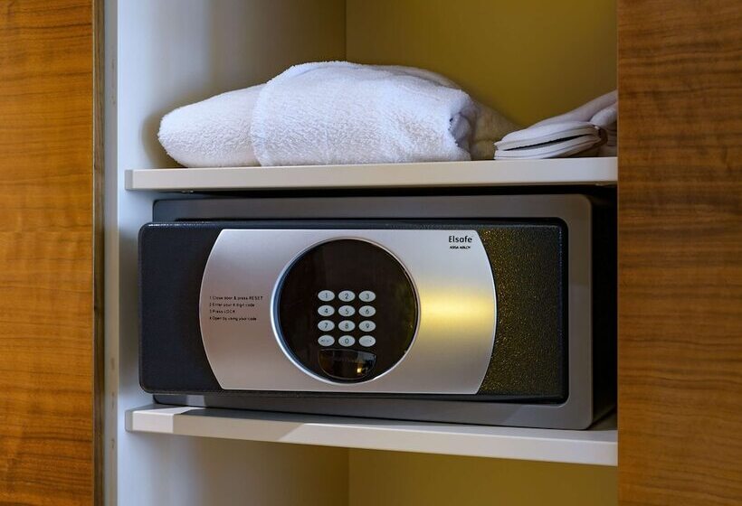 豪华房间, Mövenpick Hotel Geneva