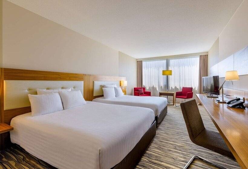 高级客房, Mövenpick Hotel Geneva