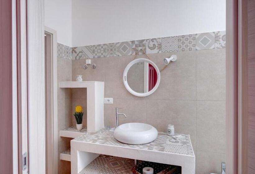 اتاق استاندارد, Butterfly B&b