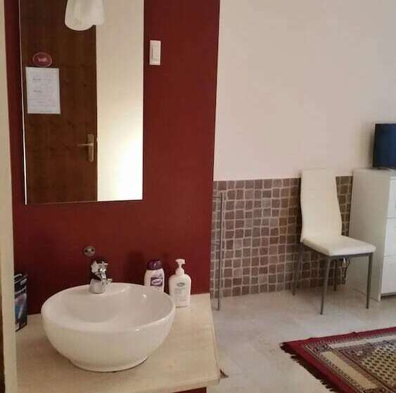 스탠다드 룸 공동 욕실, Gira Guest House