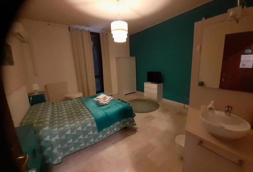 스탠다드 룸 공동 욕실, Gira Guest House