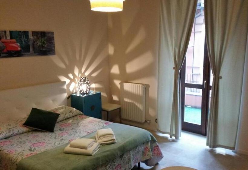 스탠다드 룸 공동 욕실, Gira Guest House