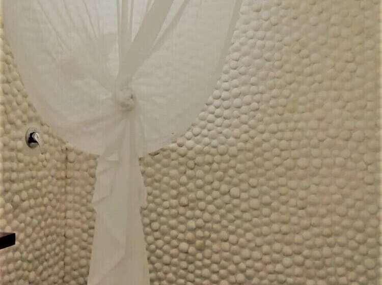سوییت خانوادگی, Bliss Hotel Praslin