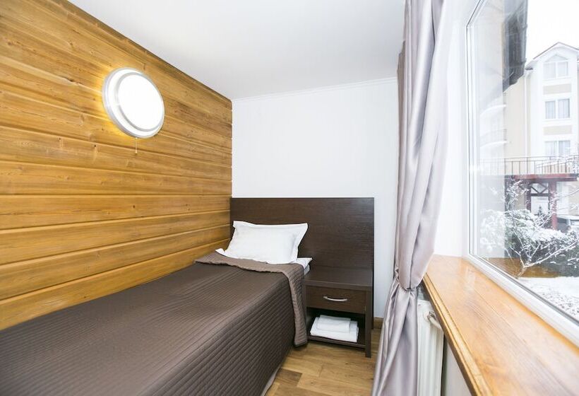 Семейный Номер, Cherepanovs' Guest House