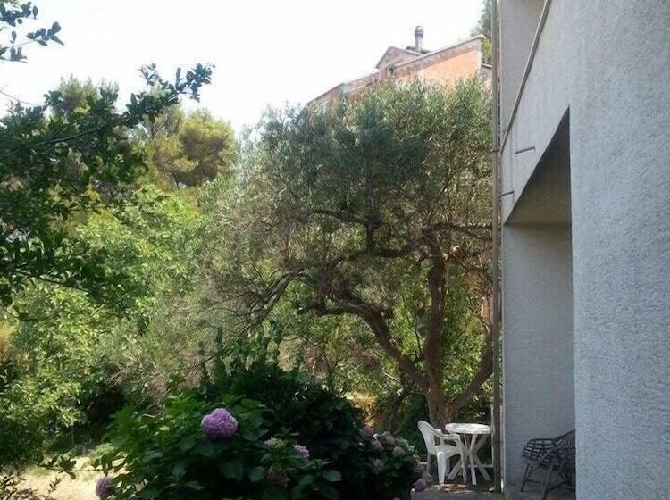 스탠다드 스튜디오, Guest House Hvar Jelsa