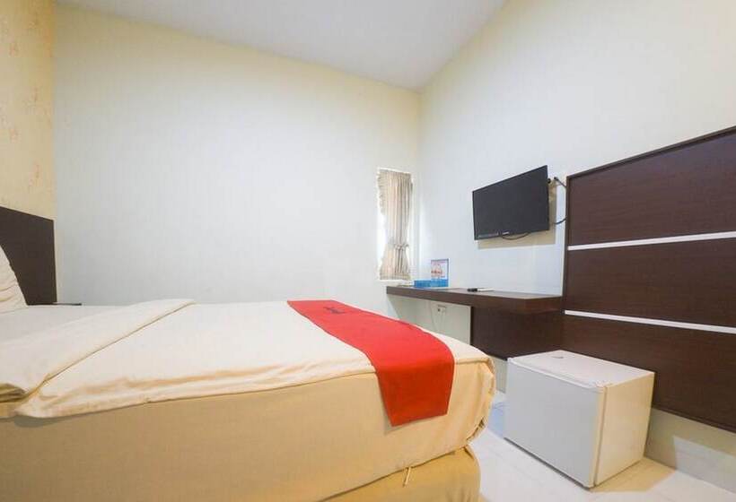 Номер Deluxe, Reddoorz Plus Near Mall Panakukang 2