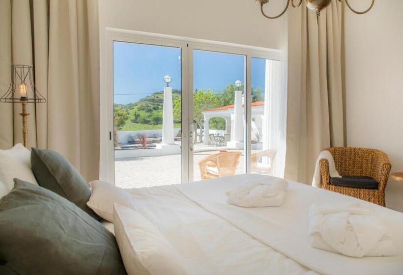 غرفة قياسية مطلّة علي حمام السباحة, Casa Luisandra Boutique Hotel B&b