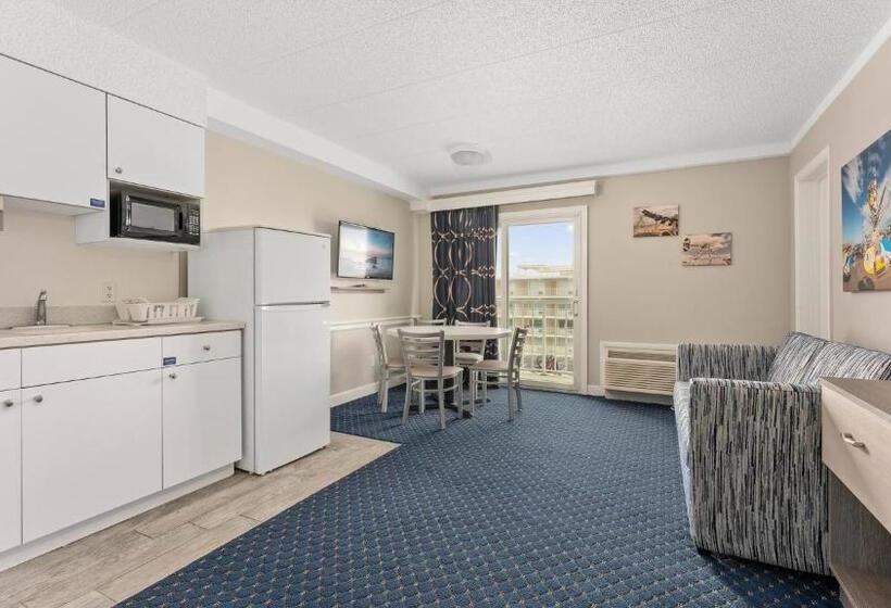2 Bedrooms Suite Sea View, Adventurer Oceanfront Inn