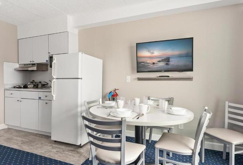 발코니가 있는 스위트, Adventurer Oceanfront Inn