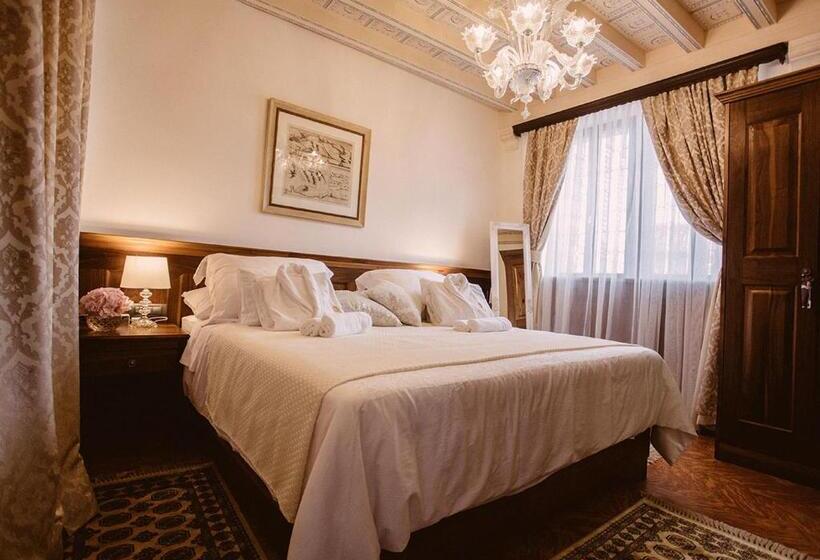 اتاق خانوادگی, Heritage Hotel Cardo