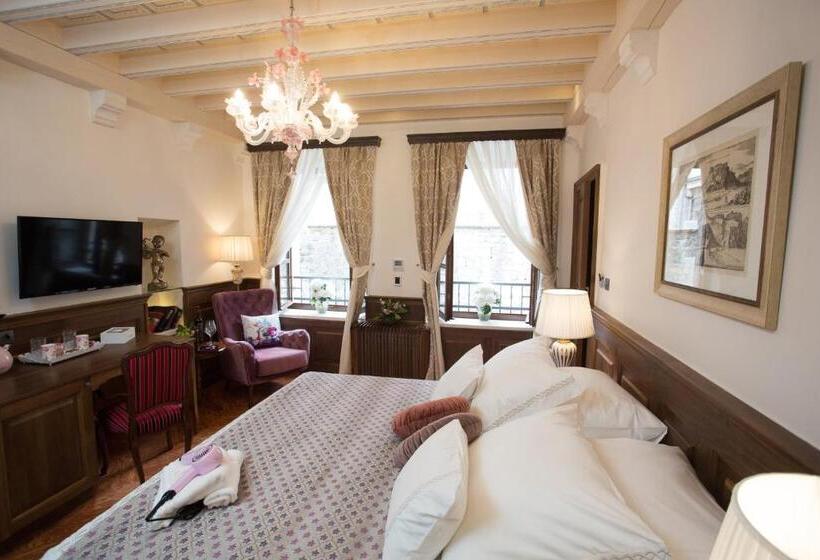 اتاق لوکس, Heritage Hotel Cardo