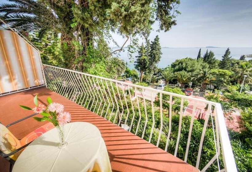 Трехместный Номер Комфорт, Guest House Villa Nina