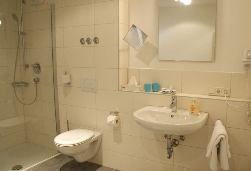Полулюкс, Seehotel Und Appartements Schnöller