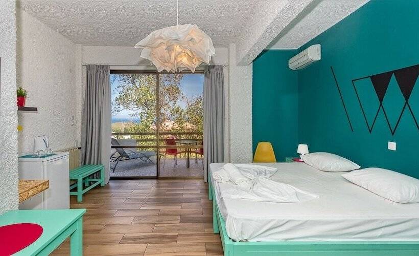 Полулюкс Вид на Сад, The Bongos   Socially Conscious Rooms, Part Of The Room Rate Goes To Charity