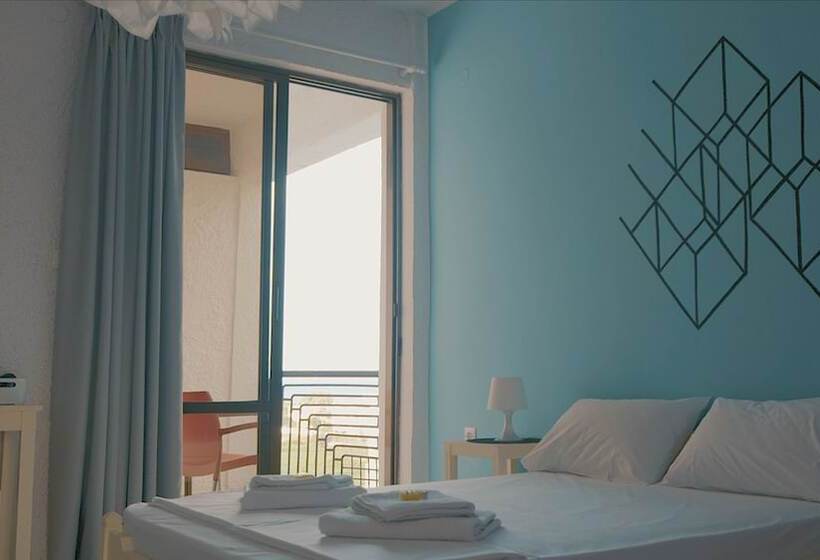 Номер Стандарт Вид на Сад, The Bongos   Socially Conscious Rooms, Part Of The Room Rate Goes To Charity
