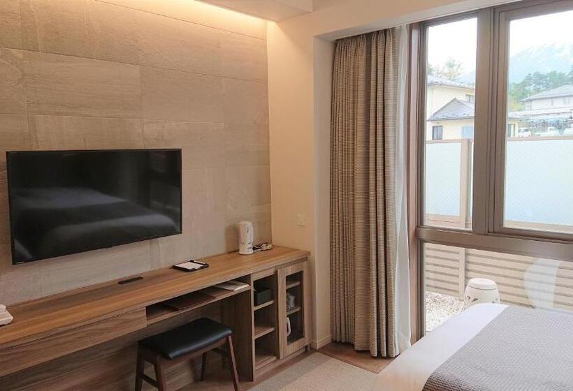 اتاق استاندارد با چشم‌انداز کوهستان, West Inn Fujiyoshida