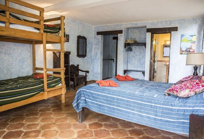 سوییت خانوادگی, La Iguana Perdida   Hostel