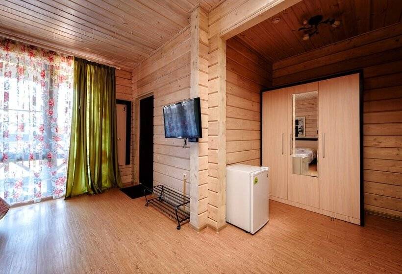 Четырехместный Номер Стандарт, Zhuravli