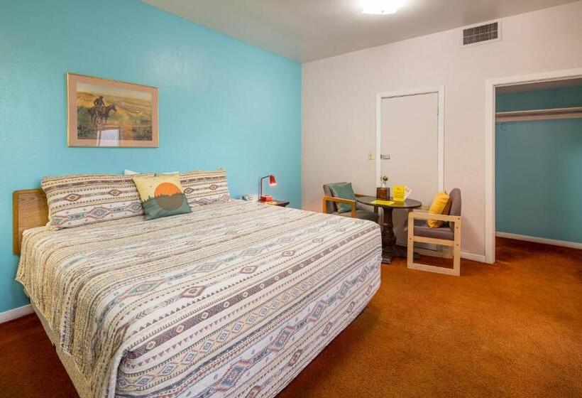 스탠다드 룸 킹사이즈 침대, Apache Motel