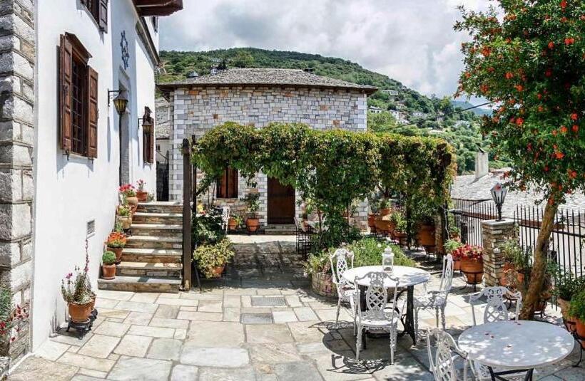 اتاق استاندارد با چشم‌انداز کوهستان, Archontiko Repana   Makrinitsa Stone Retreat