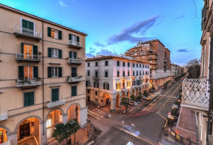جناح جونيور مزوَّد بشرفة, La Spezia By The First  Luxury Rooms & Suites