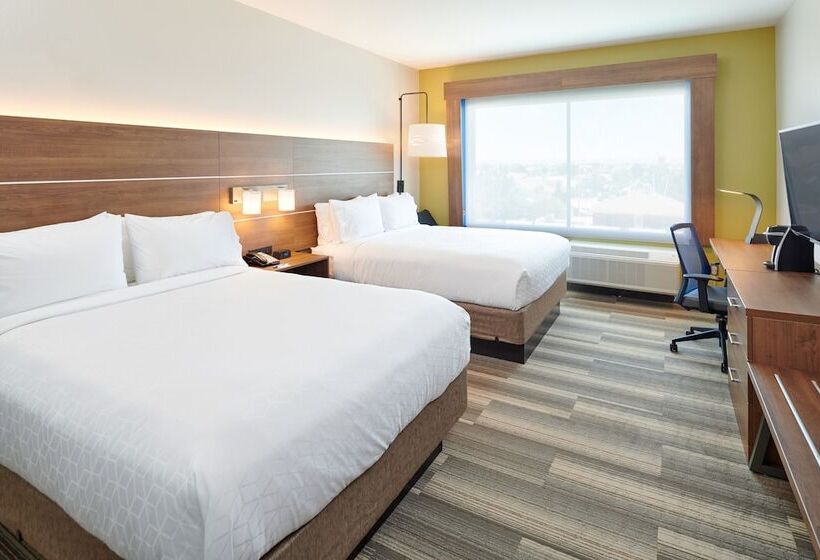 Номер Стандарт Адаптированный для Инвалидов, Holiday Inn Express & Suites Taylor, An Ihg