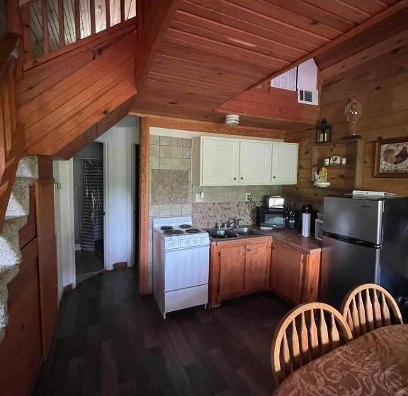 Шале 1 Спальня, Meramec River Resort
