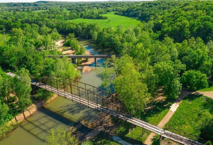 Номер Deluxe, Meramec River Resort