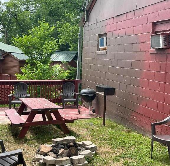 Номер Deluxe, Meramec River Resort