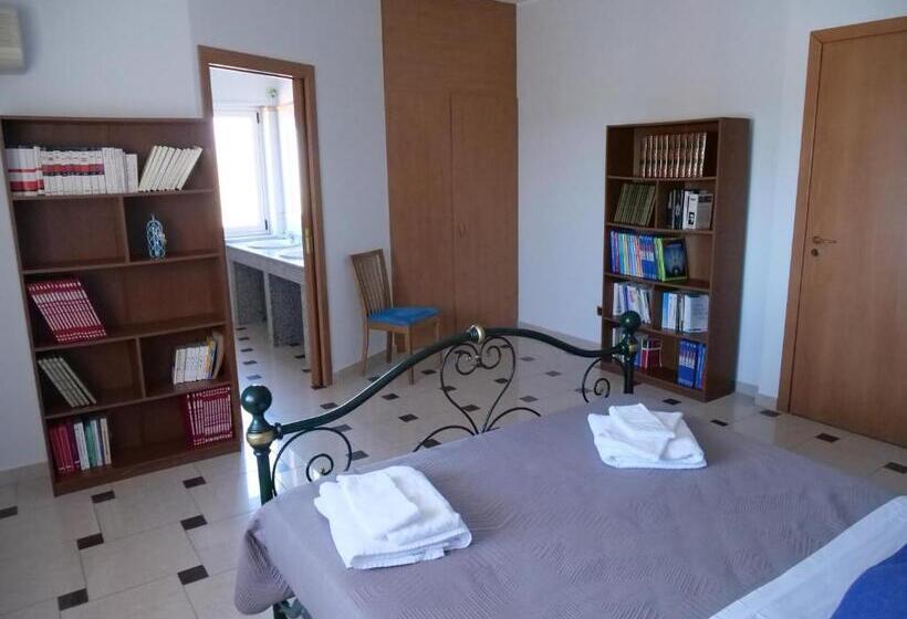 Апартаменты 1 Спальня с Террасой, Grand Hostel Calabria