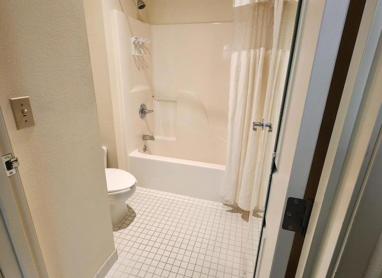 اتاق استاندارد, Baymont By Wyndham Mackinaw City