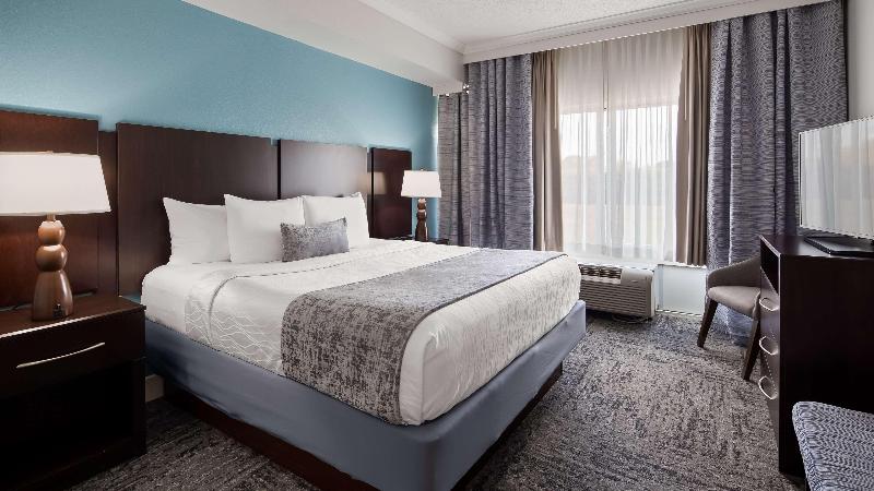 스위트 킹사이즈 침대, Best Western Plus Ambassador Suites