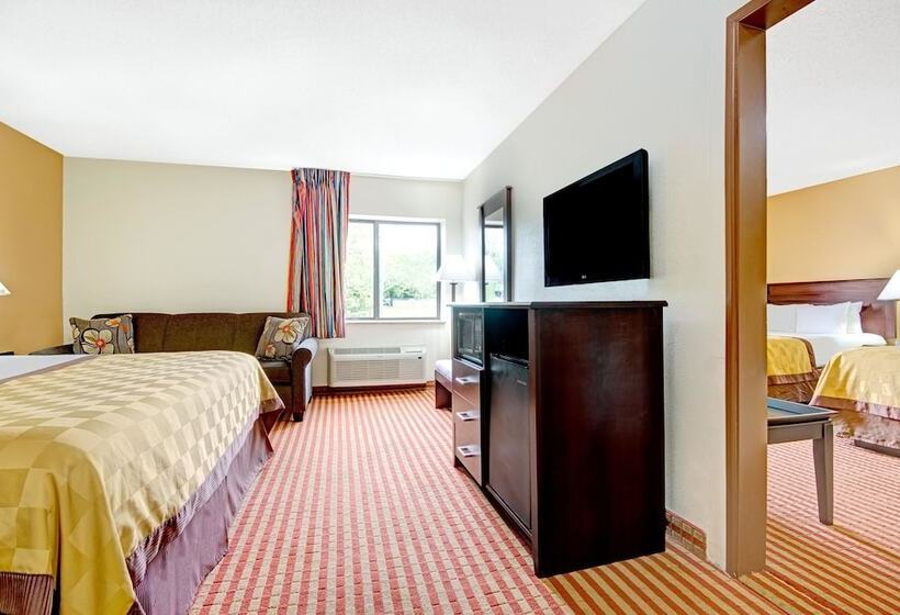 Номер Стандарт, Days Inn & Suites By Wyndham Kansas City   Chiefs Arrowhead Stadium