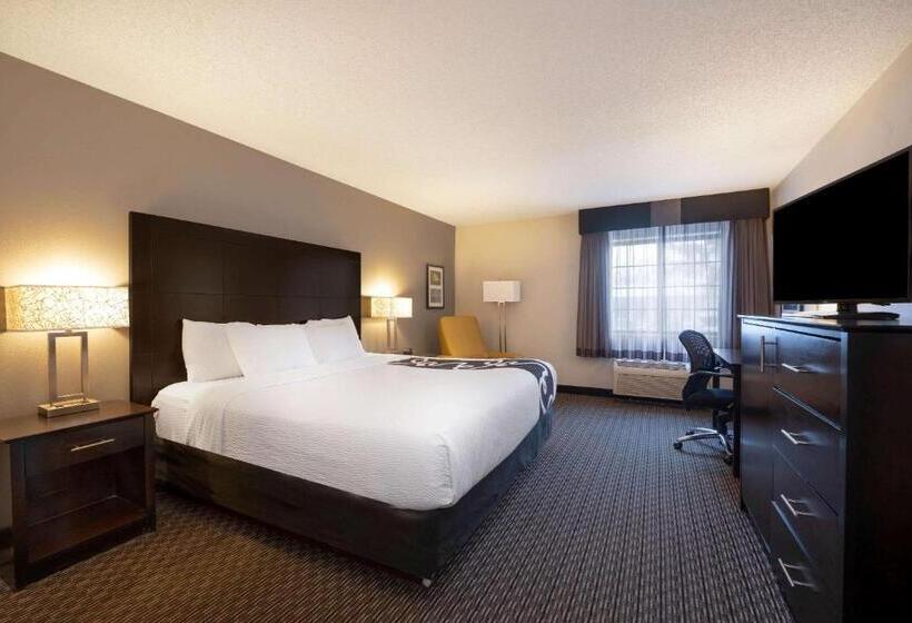 스탠다드 룸 킹사이즈 침대, La Quinta By Wyndham Cleveland Macedonia